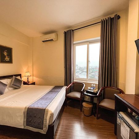 Baly Hotel Hué Extérieur photo