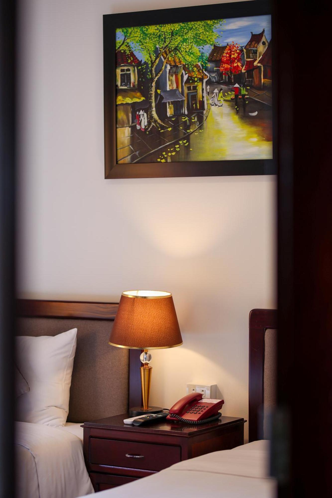 Baly Hotel Hué Extérieur photo
